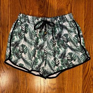 NWOT Jess Lea Tropical Leaf Print Women's Shorts - Size L